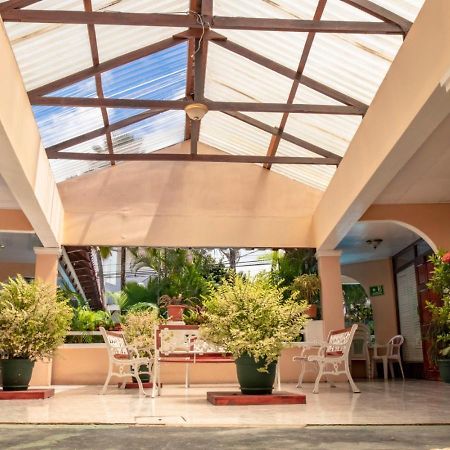 Hotel Y Cabinas El Coral Jaco Ngoại thất bức ảnh
