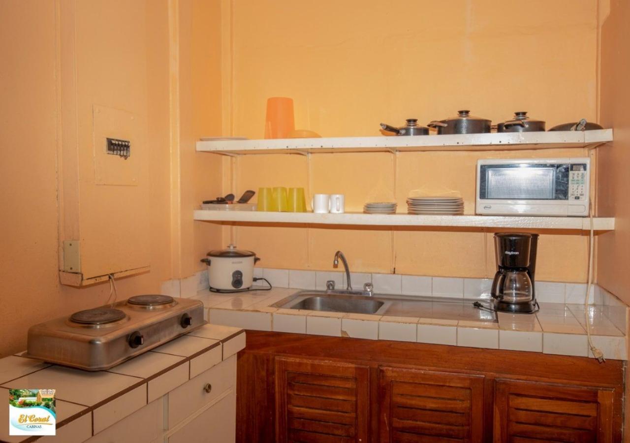 Hotel Y Cabinas El Coral Jaco Ngoại thất bức ảnh