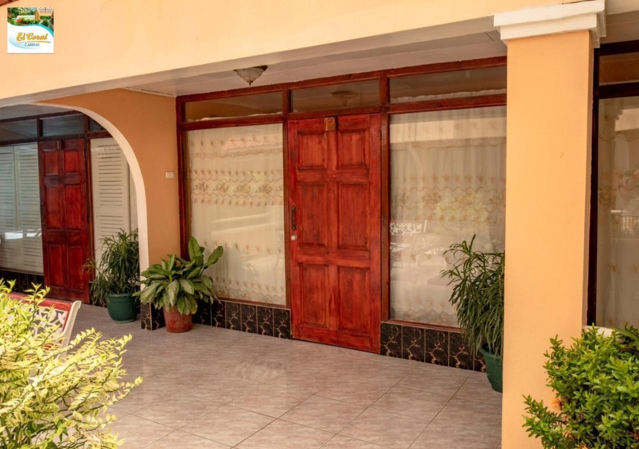 Hotel Y Cabinas El Coral Jaco Ngoại thất bức ảnh