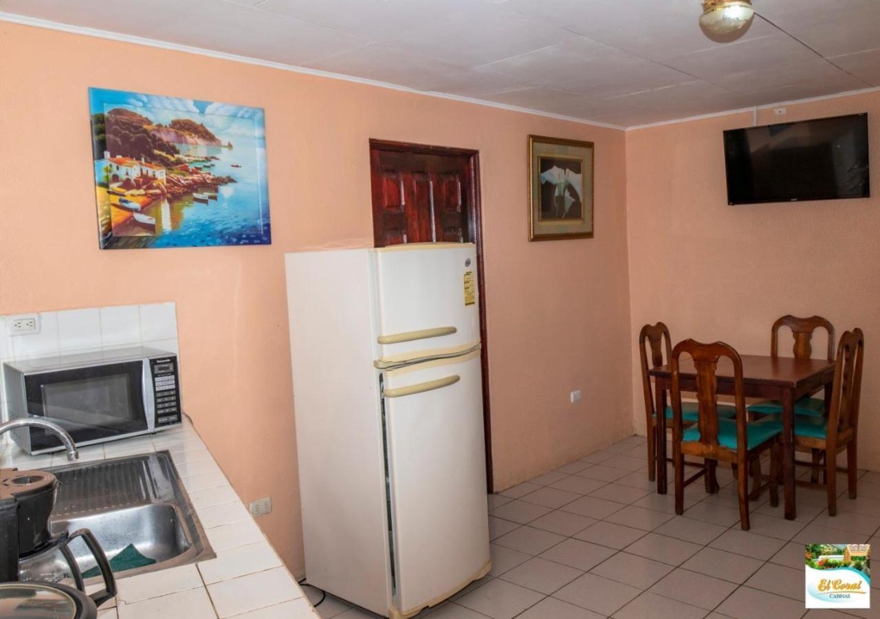 Hotel Y Cabinas El Coral Jaco Ngoại thất bức ảnh